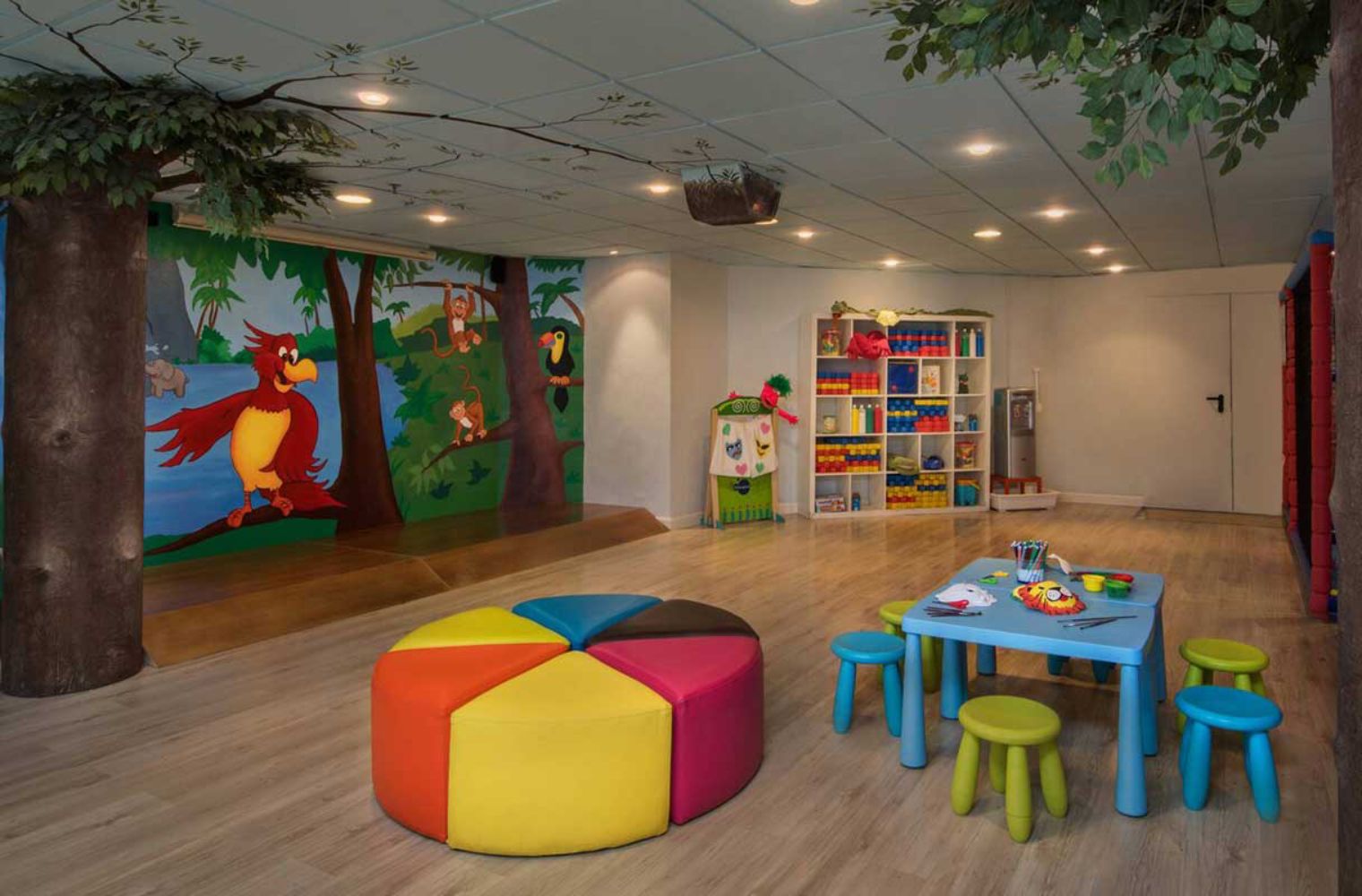 Marriott's Marbella Beach Resort Hotel, Spain | Marriott Vacation Club  Marbella, image size:1520x1000